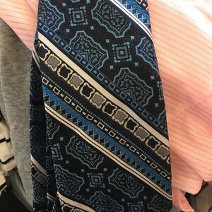 FINAL MARKDOWN Men’s oleg Cassini blocks neck tie